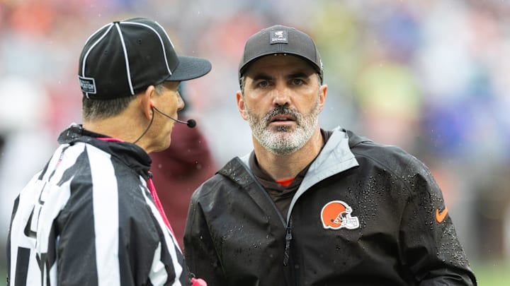 Oct 19, 2025; Cleveland, Ohio, USA; Cleveland Browns head coach Kevin Stefanski talks with line judge Tim Podraza (47) during the second quarter against the Miami Dolphins at Huntington Bank Field. Mandatory Credit: Scott Galvin-Imagn Images Oct 19, 2025; Cleveland, Ohio, USA; Cleveland Browns head coach Kevin Stefanski talks with line judge Tim Podraza (47) during the second quarter against the Miami Dolphins at Huntington Bank Field. Mandatory Credit: Scott Galvin-Imagn Images