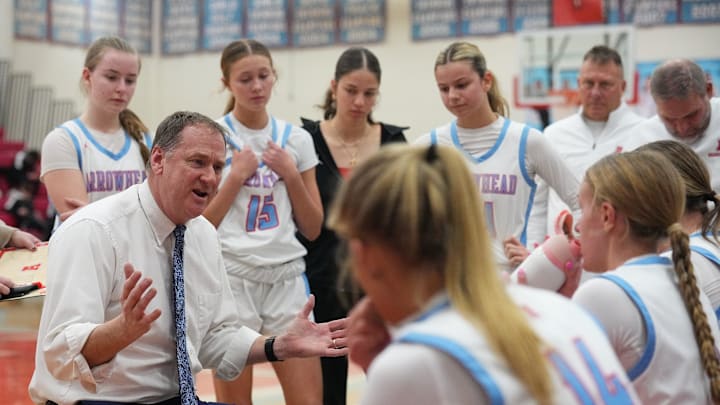 Arrowhead girls basketball head coach Ron Reichle talks with players during the game at home against Muskego on Friday, Jan. 24, 2025. Arrowhead won the game, 53-51. Arrowhead enters the postseason No. 2 in the Top 25 and represent the No. 1 seed in the third sectional of Division 1.