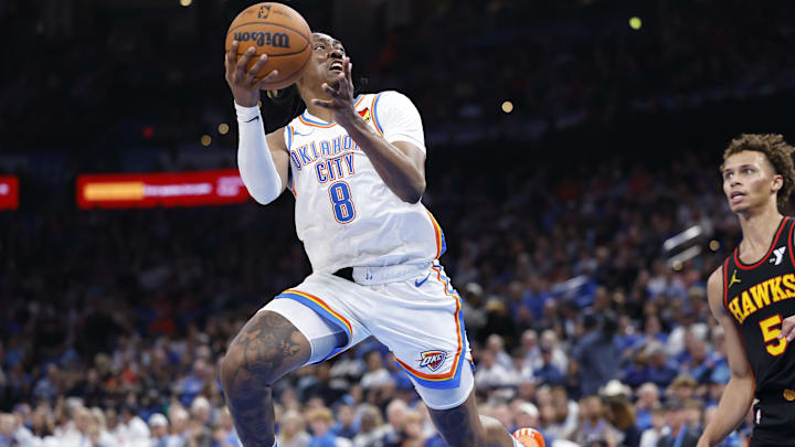 Oct 27, 2024; Oklahoma City, Oklahoma, USA; Oklahoma City Thunder forward Jalen Williams (8) shoots against the Atlanta Hawks during the second half at Paycom Center Oct 27, 2024; Oklahoma City, Oklahoma, USA; Oklahoma City Thunder forward Jalen Williams (8) shoots against the Atlanta Hawks during the second half at Paycom Center
