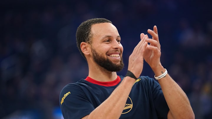 Jan 29, 2025; San Francisco, California, USA; Golden State Warriors guard Stephen Curry (30) smiles before receiving his special Championship Ring in recognition of the USA Basketball Men’s National Team’s gold medal victory at the Paris 2024 Olympic Games before the start of the game against the Oklahoma City Thunder at the Chase Center. Mandatory Credit: Cary Edmondson-Imagn Images Jan 29, 2025; San Francisco, California, USA; Golden State Warriors guard Stephen Curry (30) smiles before receiving his special Championship Ring in recognition of the USA Basketball Men’s National Team’s gold medal victory at the Paris 2024 Olympic Games before the start of the game against the Oklahoma City Thunder at the Chase Center. Mandatory Credit: Cary Edmondson-Imagn Images