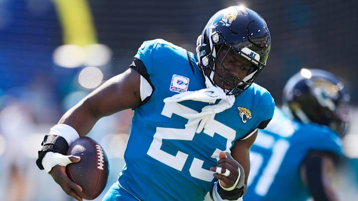 Jacksonville Jaguars linebacker Foyesade Oluokun (23) warms up before an NFL football matchup Sunday, Oct. 27, 2024 at EverBank Stadium in Jacksonville, Fla. [Corey Perrine/Florida Times-Union]