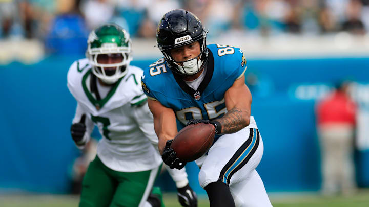 Jacksonville Jaguars tight end Brenton Strange (85) hauls in a reception against New York Jets defensive end Haason Reddick (7) during the first quarter Sunday, Dec. 15, 2024 at EverBank Stadium in Jacksonville, Fla. [Corey Perrine/Florida Times-Union]