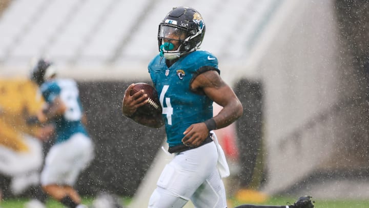Jacksonville Jaguars running back Tank Bigsby (4) warms up before an NFL football matchup Sunday, Dec. 29, 2024 at EverBank Stadium in Jacksonville, Fla. The Jaguars held off the Titans 20-13. [Corey Perrine/Florida Times-Union]