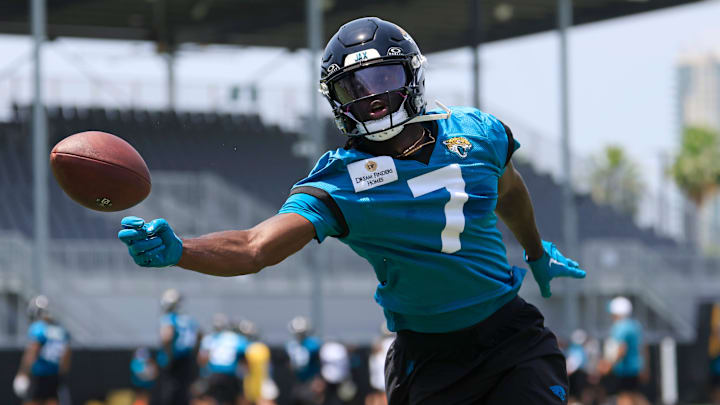 Jacksonville Jaguars wide receiver Brian Thomas Jr. (7) can’t one-hand grab a pass during the first organized team activity at Miller Electric Center Monday, May 19, 2025 in Jacksonville, Fla. Jacksonville Jaguars wide receiver Brian Thomas Jr. (7) can’t one-hand grab a pass during the first organized team activity at Miller Electric Center Monday, May 19, 2025 in Jacksonville, Fla.