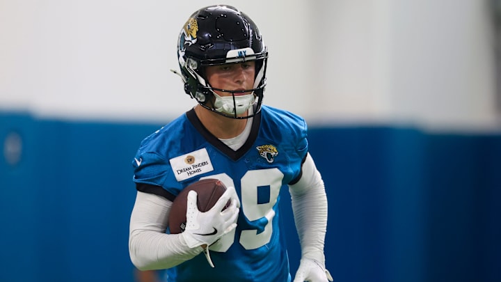 Jacksonville Jaguars wide receiver Louis Rees-Zammit (89) runs the ball during the 10th organized team activity at Miller Electric Center Wednesday, June 4, 2025 in Jacksonville, Fla. [Corey Perrine/Florida Times-Union]