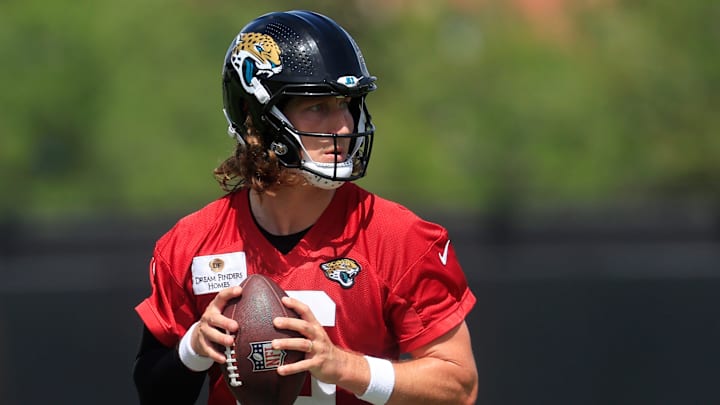Jacksonville Jaguars quarterback Trevor Lawrence (16) looks to pass during the 10th organized team activity at Miller Electric Center Wednesday, June 4, 2025 in Jacksonville, Fla. [Corey Perrine/Florida Times-Union]