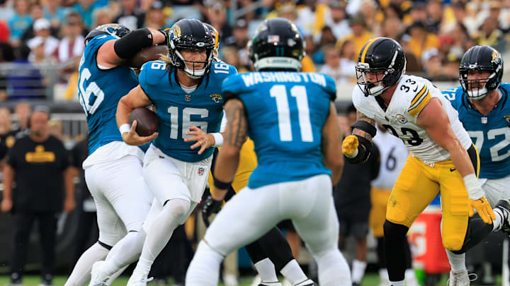 Jacksonville Jaguars quarterback Trevor Lawrence (16) rushes for yards during the first quarter of an NFL preseason matchup at EverBank Stadium, Saturday, Aug. 9, 2025 in Jacksonville, Fla. [Corey Perrine/Florida Times-Union]