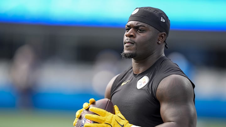 Aug 21, 2025; Charlotte, North Carolina, USA; Pittsburgh Steelers linebacker Mark Robinson (93) during pregame warmups against the Carolina Panthers at Bank of America Stadium. Mandatory Credit: Jim Dedmon-Imagn Images Aug 21, 2025; Charlotte, North Carolina, USA; Pittsburgh Steelers linebacker Mark Robinson (93) during pregame warmups against the Carolina Panthers at Bank of America Stadium. Mandatory Credit: Jim Dedmon-Imagn Images