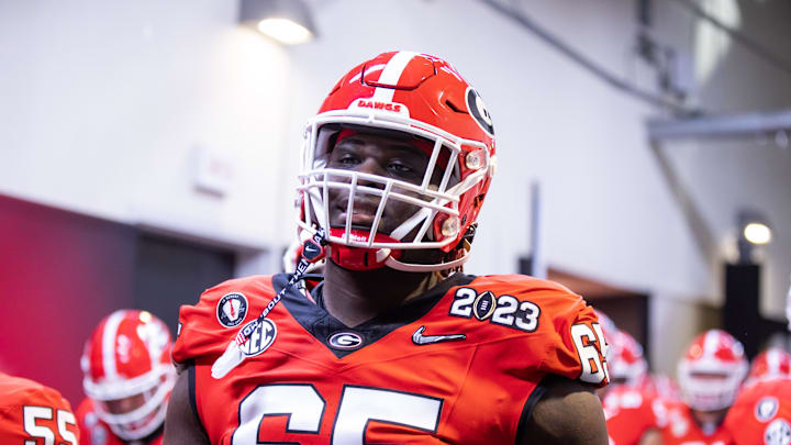 Jan 9, 2023; Inglewood, CA, USA; Georgia Bulldogs offensive lineman Amarius Mims (65) against the