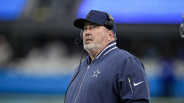 The Steelers reportedly are considering hiring Mike McCarthy.