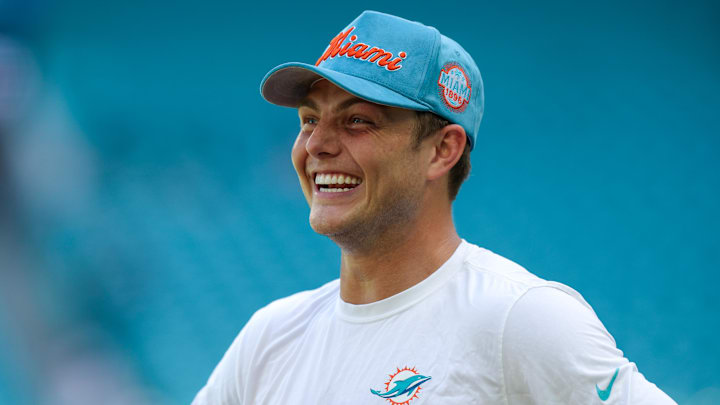 Sept. 14, 2025; Miami Gardens, Florida, USA; Miami Dolphins quarterback Zach Wilson (0) looks on before a game against the New England Patriots at Hard Rock Stadium. Sept. 14, 2025; Miami Gardens, Florida, USA; Miami Dolphins quarterback Zach Wilson (0) looks on before a game against the New England Patriots at Hard Rock Stadium.