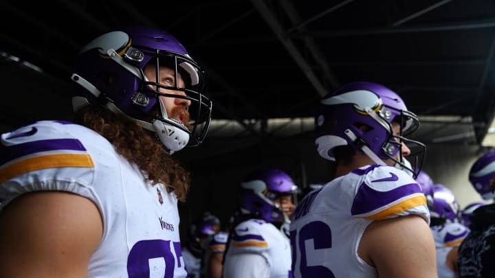 Dec 16, 2023; Cincinnati, Ohio, USA;  Minnesota Vikings tight end T.J. Hockenson (87) takes the field prior to the game against the Cincinnati Bengals at Paycor Stadium. Mandatory Credit: Kareem Elgazzar/The Enquirer-USA TODAY Sports