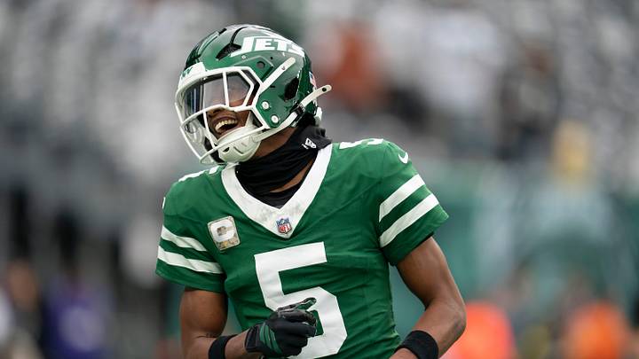 New York Jets wide receiver Garrett Wilson (5) warms up during an NFL Week 10 game between the New York Jets and the Cleveland Browns at MetLife Stadium on Sunday, Nov. 9, 2025. New York Jets wide receiver Garrett Wilson (5) warms up during an NFL Week 10 game between the New York Jets and the Cleveland Browns at MetLife Stadium on Sunday, Nov. 9, 2025.