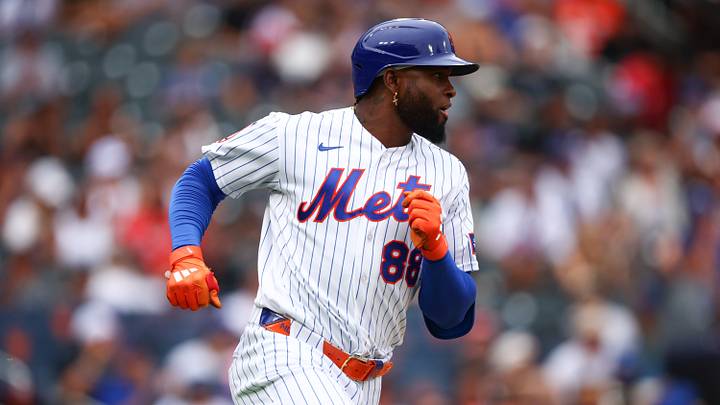 Aug 16, 2026; New York City, New York, USA;  New York Mets center fielder Luis Robert Jr. (88) singles during the eighth inning against the Washington Nationals at Citi Field. Mandatory Credit: Vincent Carchietta-Imagn Images