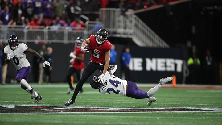 Oct 11, 2026; Atlanta, Georgia, USA; Atlanta Falcons wide receiver Drake London (5) runs against Baltimore Ravens safety Malaki Starks (24) during overtime at Mercedes-Benz Stadium. Mandatory Credit: Brett Davis-Imagn Images Oct 11, 2026; Atlanta, Georgia, USA; Atlanta Falcons wide receiver Drake London (5) runs against Baltimore Ravens safety Malaki Starks (24) during overtime at Mercedes-Benz Stadium. Mandatory Credit: Brett Davis-Imagn Images