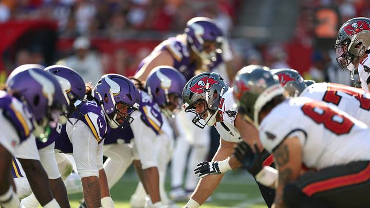 Sep 27, 2026; Tampa, Florida, USA; The Minnesota Vikings defense lines up against the Tampa Bay Buccaneers offense during the second quarter at Raymond James Stadium. Mandatory Credit: Matt Pendleton-Imagn Images Sep 27, 2026; Tampa, Florida, USA; The Minnesota Vikings defense lines up against the Tampa Bay Buccaneers offense during the second quarter at Raymond James Stadium. Mandatory Credit: Matt Pendleton-Imagn Images