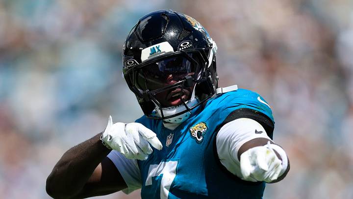 Jacksonville Jaguars wide receiver Brian Thomas Jr. (7) signals a first down after a reception during the first quarter of an NFL football matchup at EverBank Stadium on Sunday, Sept. 13, 2026, in Jacksonville, Fla. The Jaguars defeated the Browns 34-10. [Corey Perrine/Florida Times-Union]