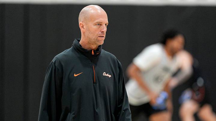 Head coach Steve Lutz. Head coach Steve Lutz.