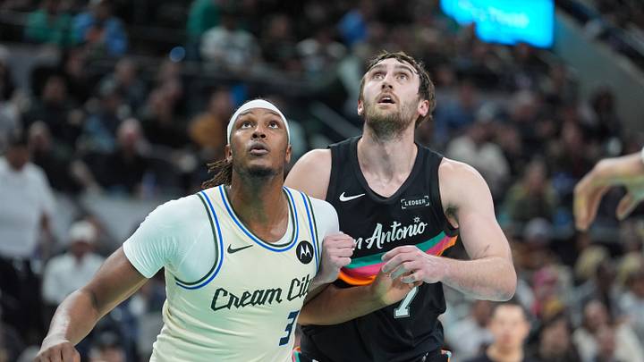 Jan 15, 2026; San Antonio, Texas, USA; Milwaukee Bucks center/forward Myles Turner (3) and San Antonio Spurs center/forward Luke Kornet (7) look to get a rebound in the first half at Frost Bank Center. Mandatory Credit: Daniel Dunn-Imagn Images Jan 15, 2026; San Antonio, Texas, USA; Milwaukee Bucks center/forward Myles Turner (3) and San Antonio Spurs center/forward Luke Kornet (7) look to get a rebound in the first half at Frost Bank Center. Mandatory Credit: Daniel Dunn-Imagn Images
