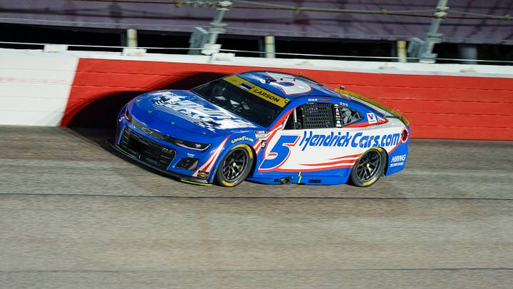 Aug 31, 2025; Darlington, South Carolina, USA; NASCAR Cup Series driver Kyle Larson (5) in turn one during the Cookouts Southern 500 at Darlington Raceway. Mandatory Credit: Jim Dedmon-Imagn Images Aug 31, 2025; Darlington, South Carolina, USA; NASCAR Cup Series driver Kyle Larson (5) in turn one during the Cookouts Southern 500 at Darlington Raceway. Mandatory Credit: Jim Dedmon-Imagn Images