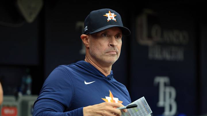 Houston Astros manager Joe Espada (19).  Mandatory Credit: Kim Klement Neitzel-Imagn Images