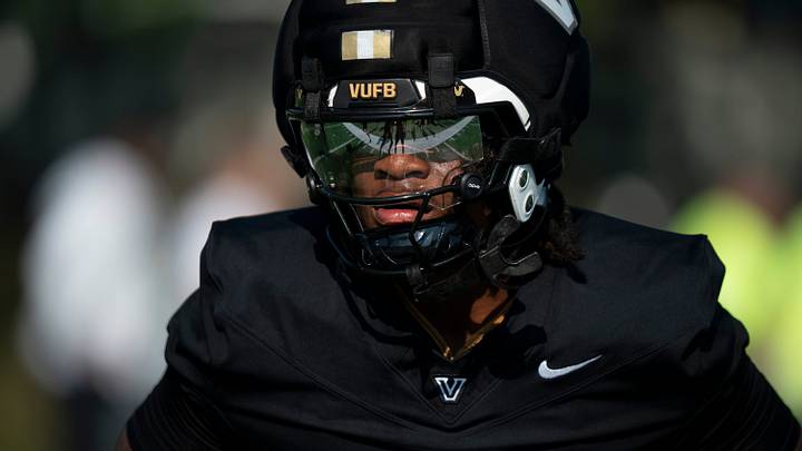Vanderbilt tight end Jayvontay Conner (8) goes through drills during practice at Vanderbilt University Wednesday, Aug. 5, 2026. Vanderbilt tight end Jayvontay Conner (8) goes through drills during practice at Vanderbilt University Wednesday, Aug. 5, 2026.