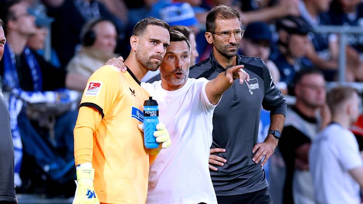 Marius Gersbeck (l.) mit Hertha-Coach Stefan Leitl Marius Gersbeck (l.) mit Hertha-Coach Stefan Leitl