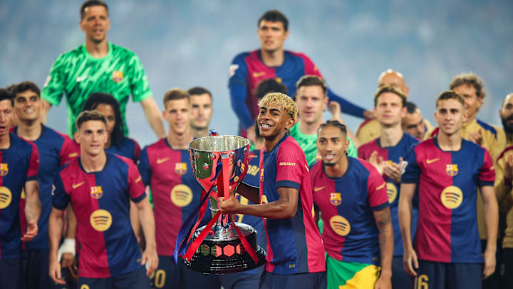 XI histórico del Barcelona, Lamine Yamal