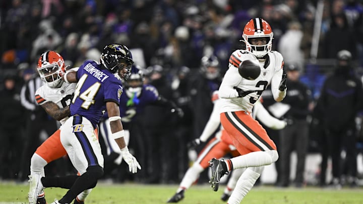 Jan 4, 2025; Baltimore, Maryland, USA; Cleveland Browns wide receiver Jerry Jeudy (3) catches a pass out of the backfield during the second half against the Baltimore Ravens  at M&T Bank Stadium. Mandatory Credit: Tommy Gilligan-Imagn Images