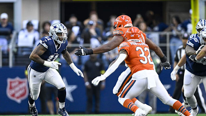 Micah Parsons looks to get past former Bears running back David Montgomery and tackle Braxton Jones in the only matchup the team has had against the new Packers edge rusher. Micah Parsons looks to get past former Bears running back David Montgomery and tackle Braxton Jones in the only matchup the team has had against the new Packers edge rusher.