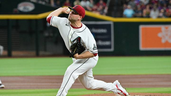 Sep 14, 2026; Phoenix, Arizona, USA; Arizona Diamondbacks pitcher Corbin Burnes (39) throws in the first inning against the Miami Marlins at Chase Field. Mandatory Credit: Matt Kartozian-Imagn Images Sep 14, 2026; Phoenix, Arizona, USA; Arizona Diamondbacks pitcher Corbin Burnes (39) throws in the first inning against the Miami Marlins at Chase Field. Mandatory Credit: Matt Kartozian-Imagn Images