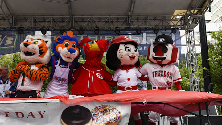 Cincinnati celebrated National Donut Day, June 7, 2019 by giving away free donuts on Fountain Square.  In addition there was a donut stacking contest  and appearances by local celebrities and mascots.  The mascots from the Bengals, FC Cincinnati, Cincinnati Reds and Florence Freedom.  Uscp 75oyfd8g6071g1k815vt Original