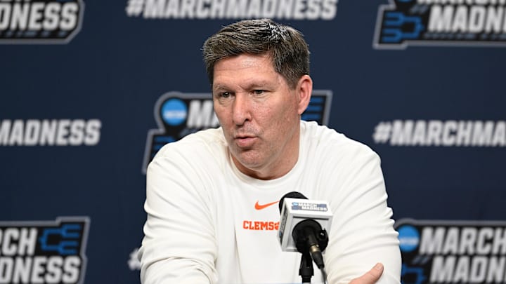 Clemson comes up short in its pursuit of a former G League guard amid a rapidly evolving college basketball recruiting landscape. Clemson comes up short in its pursuit of a former G League guard amid a rapidly evolving college basketball recruiting landscape.