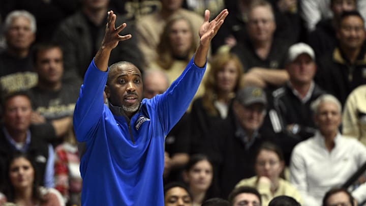 Hofstra Pride head coach Speedy Claxton