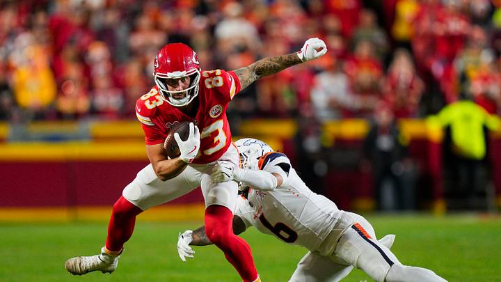 Dec 25, 2025; Kansas City, Missouri, USA; Kansas City Chiefs tight end Noah Gray (83) runs with the ball against Denver Broncos safety P.J. Locke (6) during the first half at GEHA Field at Arrowhead Stadium. Mandatory Credit: Jay Biggerstaff-Imagn Images Dec 25, 2025; Kansas City, Missouri, USA; Kansas City Chiefs tight end Noah Gray (83) runs with the ball against Denver Broncos safety P.J. Locke (6) during the first half at GEHA Field at Arrowhead Stadium. Mandatory Credit: Jay Biggerstaff-Imagn Images