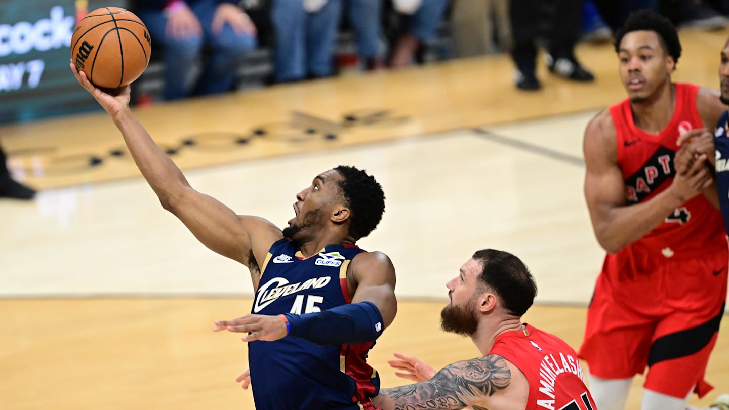 Kenny Atkinson Sees Difference in Donovan Mitchell After Game 2