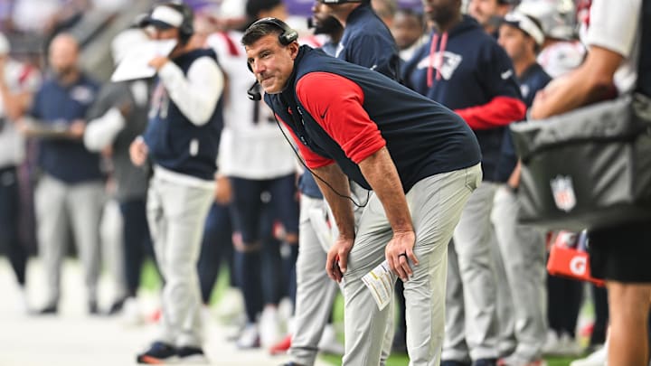 Aug 16, 2025; Minneapolis, Minnesota, USA; New England Patriots head coach Mike Vrabel looks on during the second quarter against the Minnesota Vikings at U.S. Bank Stadium. Mandatory Credit: Jeffrey Becker-Imagn Images