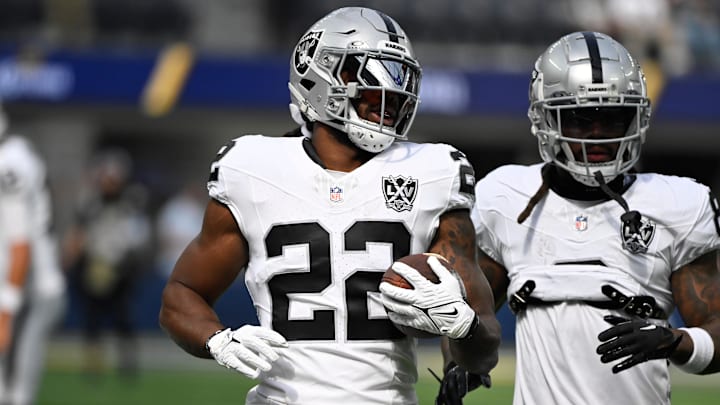 Which Raiders running back should bettors target with running back Alexander Mattison listed as doubtful?