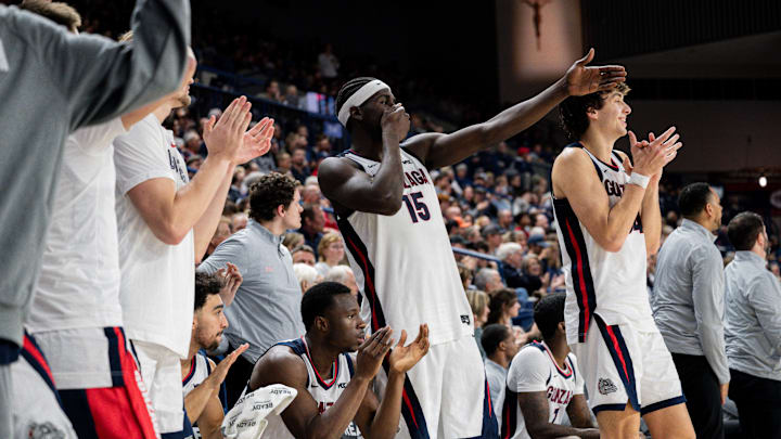 Gonzaga Bulldogs forward Graham Ike (15).
