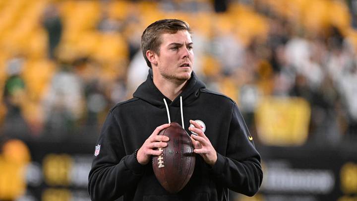 Oct 26, 2025; Pittsburgh, Pennsylvania, USA; Pittsburgh Steelers quarterback Will Howard warms up for a game against the Green Bay Packers at Acrisure Stadium. Mandatory Credit: Barry Reeger-Imagn Images Oct 26, 2025; Pittsburgh, Pennsylvania, USA; Pittsburgh Steelers quarterback Will Howard warms up for a game against the Green Bay Packers at Acrisure Stadium. Mandatory Credit: Barry Reeger-Imagn Images