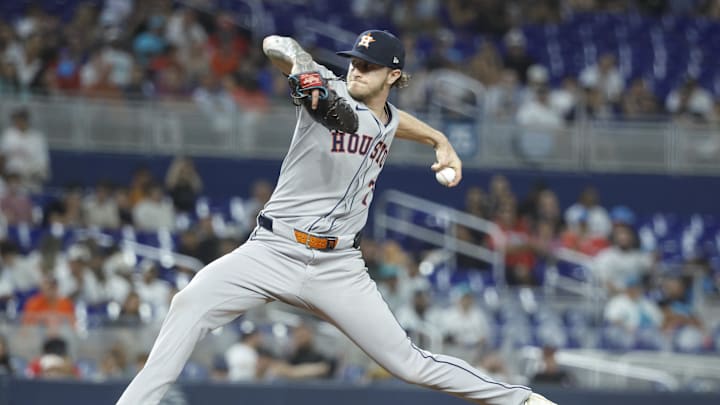 Aug 5, 2025; Miami, Florida, USA;  Houston Astros pitcher Josh Hader (71) pitches against the Miami Marlins during the ninth inning at loanDepot Park. Mandatory Credit: Rhona Wise-Imagn Images