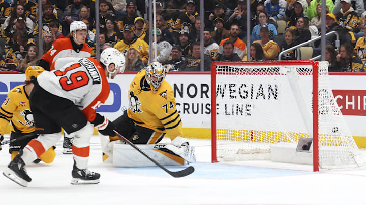 Apr 20, 2026; Pittsburgh, Pennsylvania, USA;  Philadelphia Flyers right wing Garnet Hathaway (19) scores short-handed goal against Pittsburgh Penguins goaltender Stuart Skinner (74) during the second period in game two of the first round of the 2026 Stanley Cup Playoffs at PPG Paints Arena. Mandatory Credit: Charles LeClaire-Imagn Images