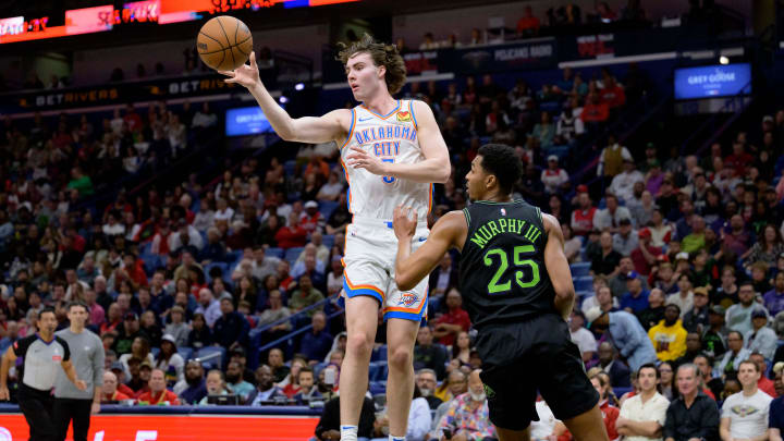 Mar 26, 2024; New Orleans, Louisiana, USA; Oklahoma City Thunder guard Josh Giddey (3) passes next to New Orleans Pelicans guard Trey Murphy III (25) during the first half at Smoothie King Center. Mandatory Credit: Matthew Hinton-USA TODAY Sports Mar 26, 2024; New Orleans, Louisiana, USA; Oklahoma City Thunder guard Josh Giddey (3) passes next to New Orleans Pelicans guard Trey Murphy III (25) during the first half at Smoothie King Center. Mandatory Credit: Matthew Hinton-USA TODAY Sports