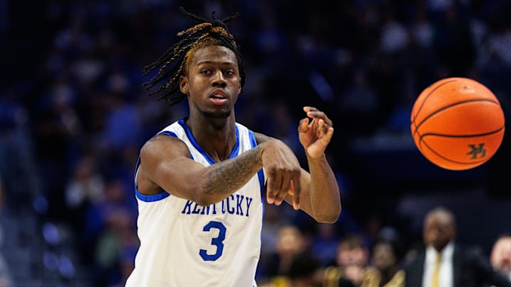 Kentucky Wildcats guard Kam Williams (3) passes the ball durng game against the Missouri Tigers. Mandatory Credit: Jordan Prather-Imagn Images