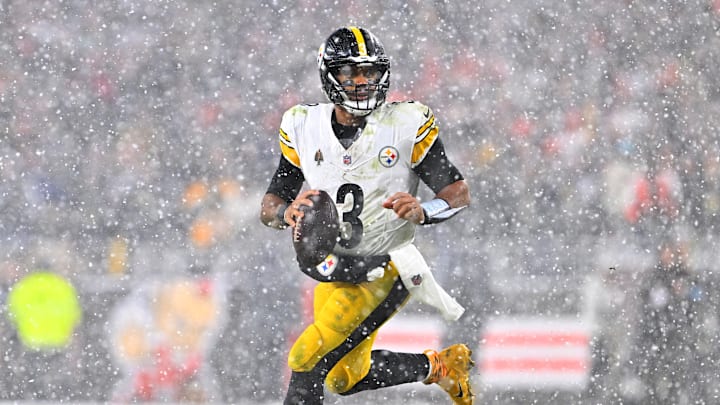 Pittsburgh Steelers v Cleveland Browns