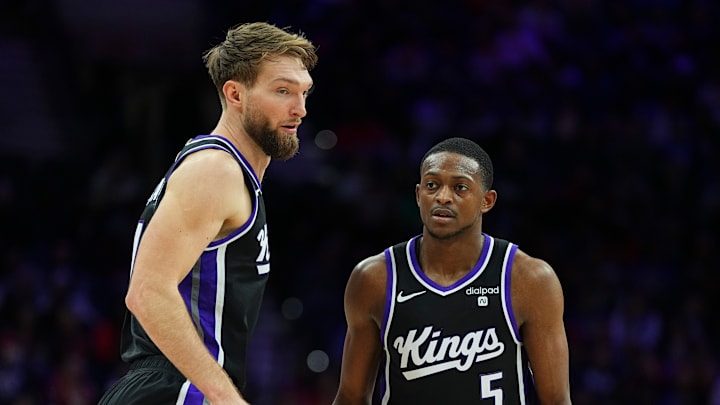 Domantas Sabonis (left) and De'Aaron Fox (right) vs the Philadelphia 76ers