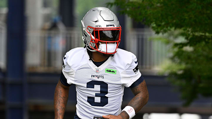 Jun 9, 2025; Foxborough, MA, USA; New England Patriots wide receiver DeMario Douglas (3) jogs to the practice fields at Gillette Stadium. Mandatory Credit: Eric Canha-Imagn Images Jun 9, 2025; Foxborough, MA, USA; New England Patriots wide receiver DeMario Douglas (3) jogs to the practice fields at Gillette Stadium. Mandatory Credit: Eric Canha-Imagn Images