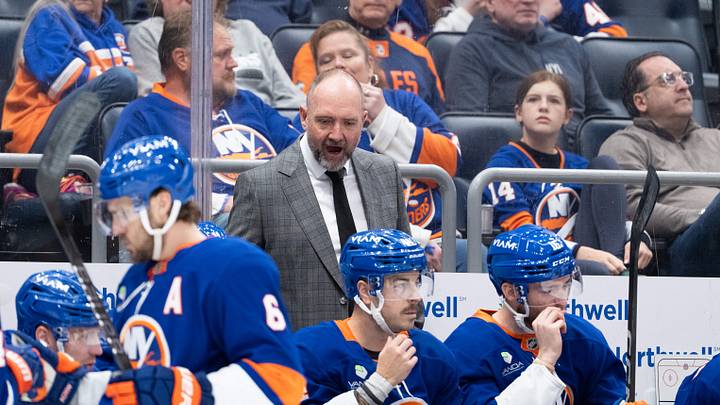 Apr 12, 2026; Elmont, New York, USA; New York Islanders head coach Peter DeBoer speaks to his team prior to their game against the Montréal Canadiens at UBS Arena. Mandatory Credit: Alexander Wohl-Imagn Images