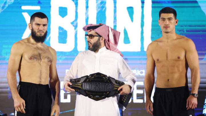 Beterbiev (left) defeats Bivol and crowned as undisputed champion