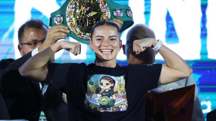 Nicolson outmaneuvers Chapman to retain WBC featherweight title in Riyadh